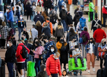 EU emite alerta de viaje a México por riesgo alto de COVID-19