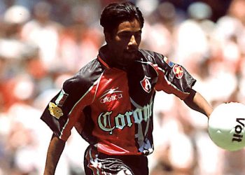 César Andrade : LA FIESTA ROMPIÓ EL SUEÑO
