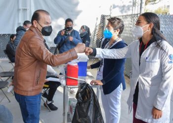 Llama a Pedro Rodríguez a vacunarse contra el COVID 19