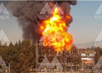 Se registra fuerte incendio en fábrica de Lerma