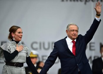 López Obrador asegura que su Gobierno “está de pie” a pesar de la pandemia