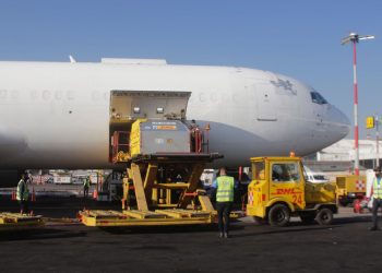 Arriba nuevo embarque de vacunas contra COVID-19