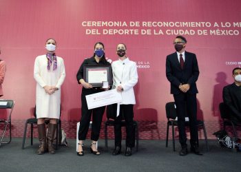 Sheinbaum reconoce a los mejores deportistas de CDMX