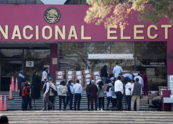 Seguidores de López Obrador van contra reloj por consulta de revocación de mandato