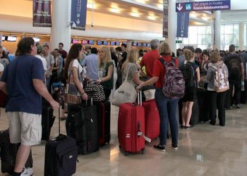 Boletos de avión registran la mayor alza de precios en 26 años