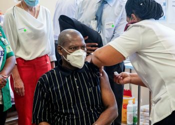 África concentra el 46% de los casos de Ómicron, asegura la OMS