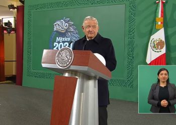 López Obrador anuncia vacuna de refuerzo para personal médico y maestros