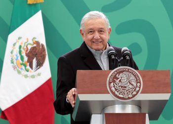 López Obrador anuncia que vacuna de refuerzo para adultos mayores iniciará el martes