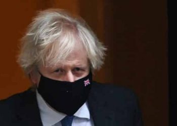 Boris Johnson descarta nuevas medidas por COVID antes de Navidad