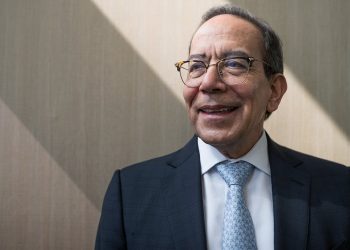 Incremento al salario mínimo permitirá mayor consumo: CCE