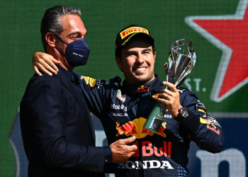 Presentan libro del piloto ‘Checo’ Pérez