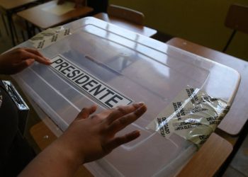 Chile inicia el conteo de votos de elección presidencial