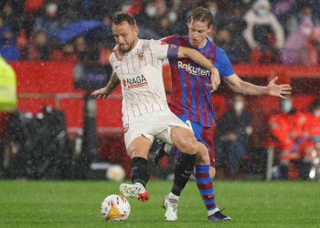 El Sevilla deja pasar el tren 