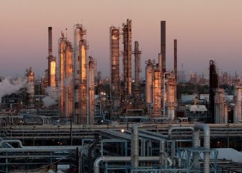 En enero se liquidará la compra de la refinería Deer Park