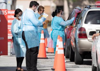 Florida acumula 39,000 nuevos casos de COVID-19 en dos días