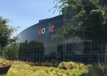 Rusia impone millonarias multas a Google por incumplir leyes locales