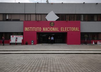 Avala Comisión del INE distribución de 5,821 millones de pesos para partidos