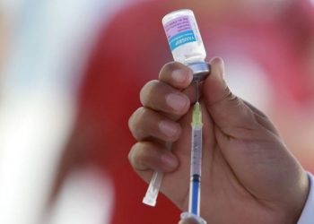 Vacunan contra la influenza al 70% de las personas de grupos prioritarios en la CDMX