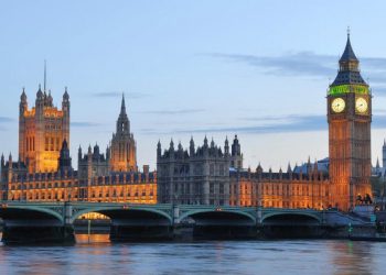 Inglaterra no impondrá restricciones antes de Fin de Año