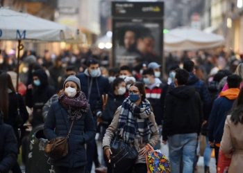 Italia registra más de 50 mil nuevos casos de COVID
