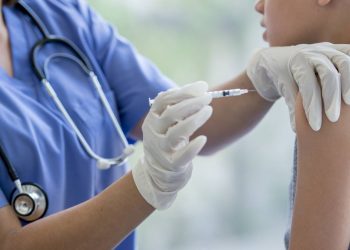 La autoridad sanitaria francesa da luz verde a la vacunación de niños