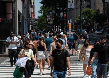 Por segundo día consecutivo, Nueva York supera los 20,000 casos de COVID 19