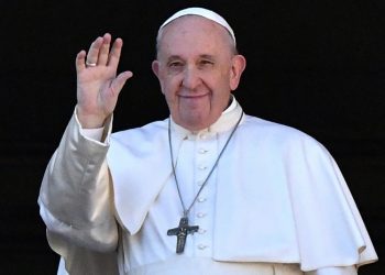 Papa Francisco pide que tensiones en Ucrania se resuelvan con el diálogo