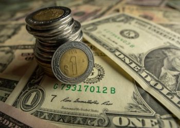 El peso pierde terreno, tras datos de inflación