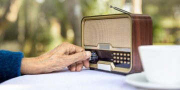 81% de los encuestados escucha noticias en radio: Díaz