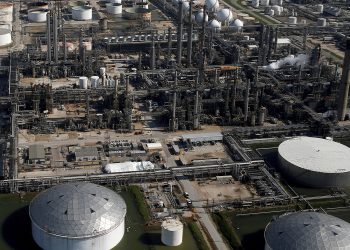 EU autoriza que Pemex compre la refinería Deer Park