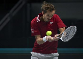 Medvedev y Rublev aceleran hacia la final de Copa Davis