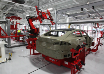 Mujeres demandan a empresa de vehículos por acoso sexual