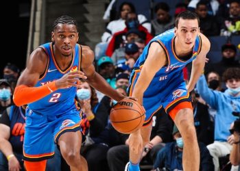 Los Thunder ganan a los Grizzlies 102-99 y se vengan de paliza histórica