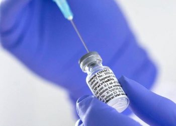 Instituto Serum de la India lanzará vacuna Novavax contra COVID para niños