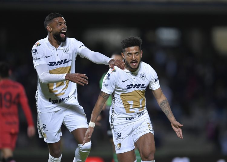 Jose de Oliveira celebrates his goal 3-0 with Diogo de Oliveira of Pumas  during the game Pumas UNAM vs Toluca, corresponding to day 01 of the Torneo Clausura Grita Mexico C22 of Liga BBVA MX, at Olimpico Universitario Stadium, on January 10, 2022.



Jose de Oliveira celebra su gol 3-0 con Diogo de Oliveira de Pumas durante el partido Pumas UNAM vs Toluca, correspondiente a la jornada 01 del Torneo Clausura Grita Mexico C22 de la Liga BBVA MX, en el Estadio Olimpico Universitario, el 10 de Enero de 2022.