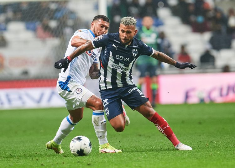 (L-R), Juan Escobar of Cruz Azul and Duvan Vergara of Monterrey  during the game Monterrey vs Cruz Azul, corresponding to day 03 of the Torneo Clausura Grita Mexico C22 of Liga BBVA MX, at BBVA Bancomer Stadium, on January 22, 2022.



(I-D), Juan Escobar de Cruz Azul y Duvan Vergara de Monterrey  durante el partido Monterrey vs Cruz Azul, correspondiente a la jornada 03 del Torneo Clausura Grita Mexico C22 de la Liga BBVA MX, en el Estadio BBVA Bancomer, el 22 de Enero de 2022.