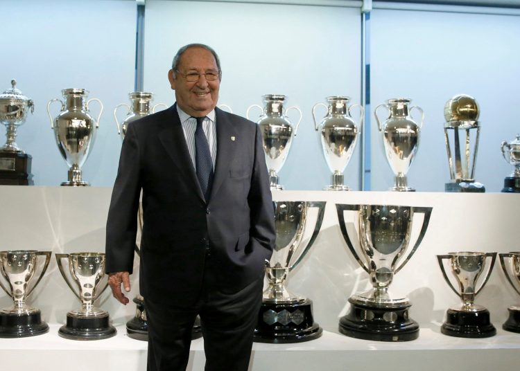 MADRID, 18/01/2022.- Fotografía de archivo (19/04/2016), de Francisco Gento, exjugador del Real Madrid e internacional español, el único en el mundo con seis Copas de Europa, que falleció este martes a los 88 años. EFE/Fernando Alvarado Recursos de archivo en www.lafototeca.com URL:http://bit.ly/1l9gi4J