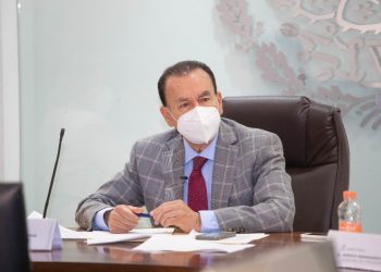 Cumple Pedro Rodríguez con firma electrónica ante el OSFEM