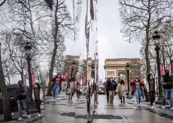 Francia identifica una nueva variante de COVID-19