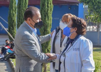 Supervisa Pedro Rodríguez jornada de vacunación contra COVID-19