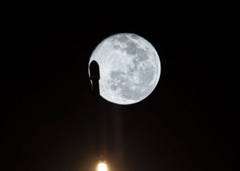 SpaceX lanza otro grupo de 49 satélites Starlink