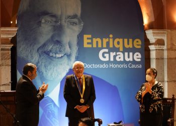 Recibe Enrique Graue grado de doctor honoris causa por la UASLP