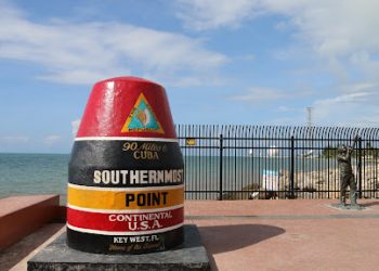 La icónica boya de Cayo Hueso sufre un extenso daño por incendio