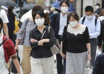Japón supera los 10 mil casos diarios de COVID por primera vez en 4 meses