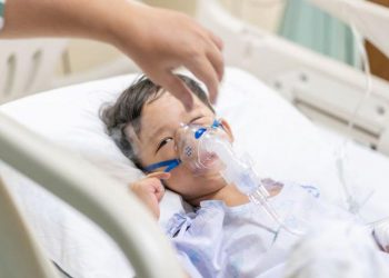 21 niños hospitalizados en NL por COVID-19