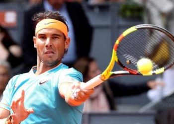 Rafa Nadal calienta motores a alta intensidad en Melbourne