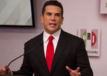 Amenaza Alejandro Moreno a ex gobernadores con ser expulsados del PRI si aceptan embajadas en el gobierno de AMLO