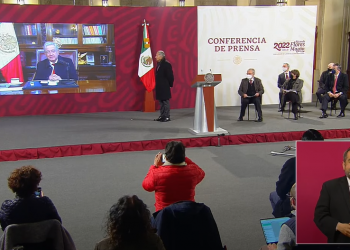 Con voz ronca, aparece López Obrador en la Conferencia Matutina