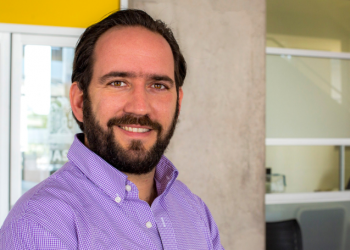 Es importante aplicarse la tercera dosis de la vacuna contra COVID: Dr. Comas