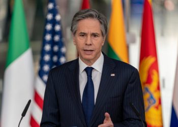 Blinken inicia gira en Europa que culminará con reunión en Ginebra con Lavrov